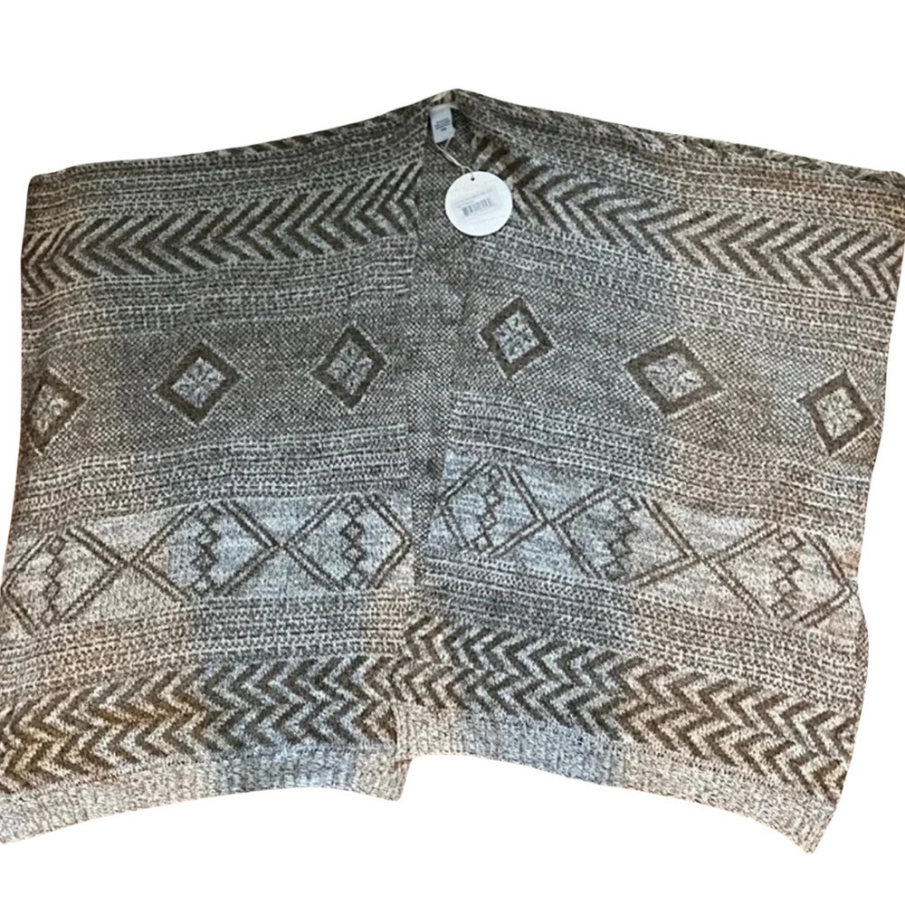 The Jetset Diaries Knit Brown and Tan‎ Diamond Design Poncho Size OS